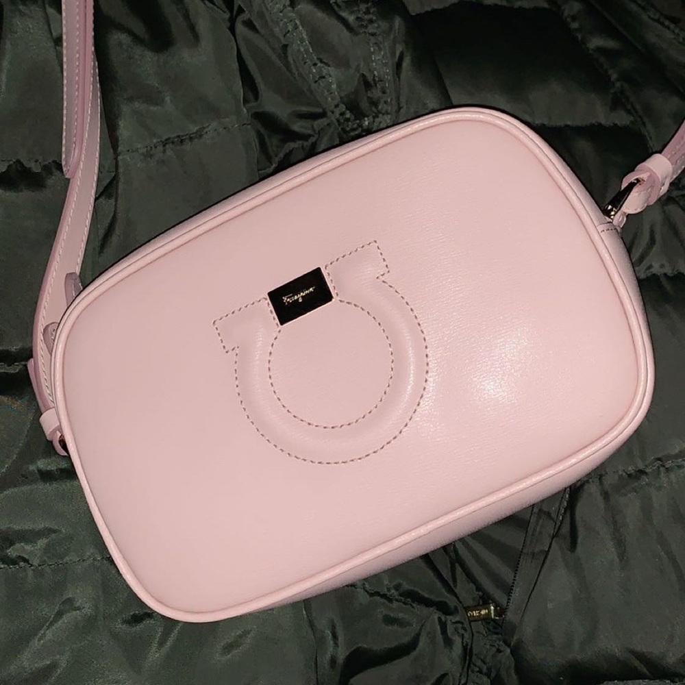 FERRAGAMO - GANCINI CAMERA BAG IN PINK - Picture 4 of 4